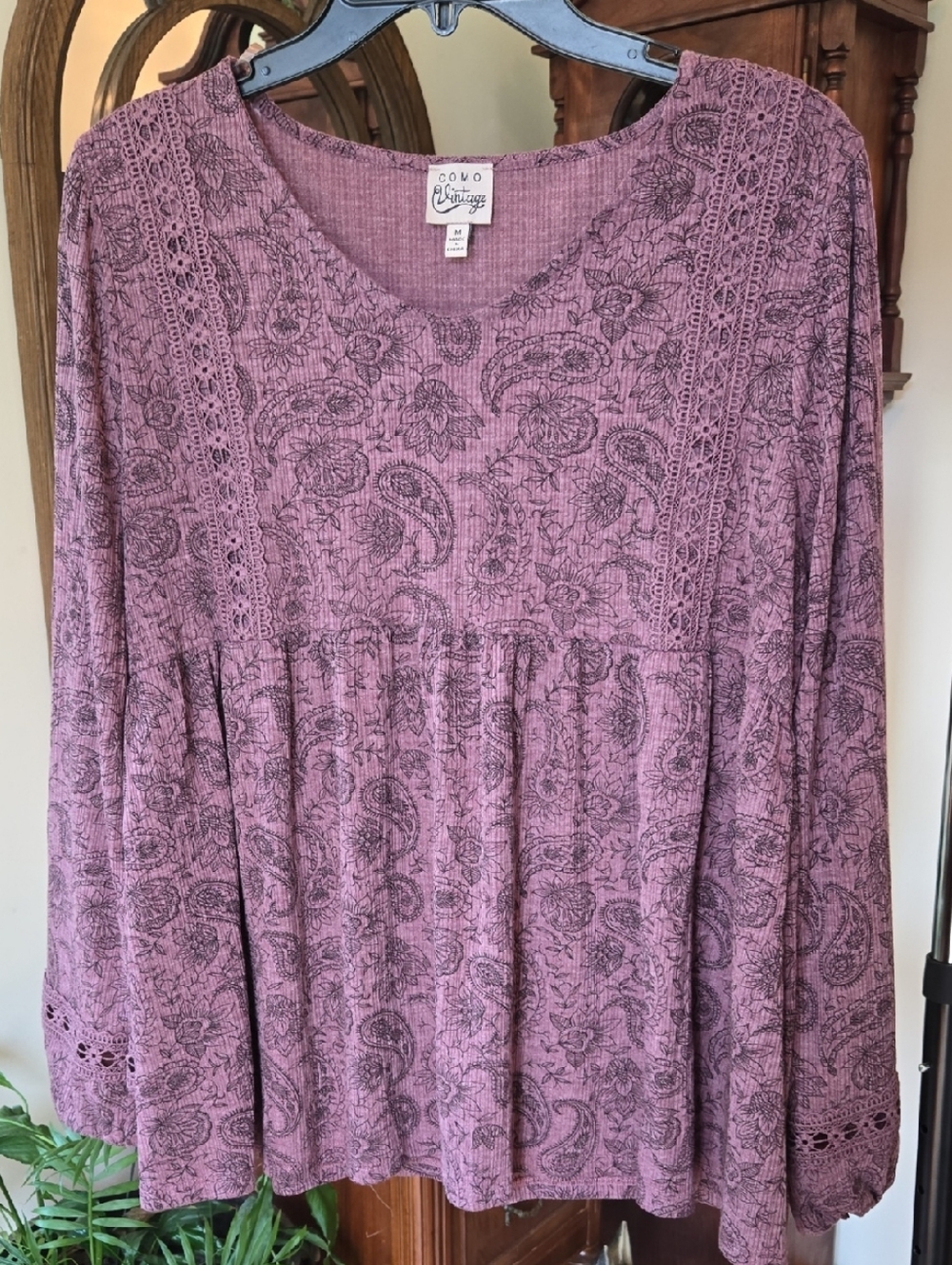 Women’s Como Vintage Size M . Mauve Paisley Lace Trim Long Sleeve Top